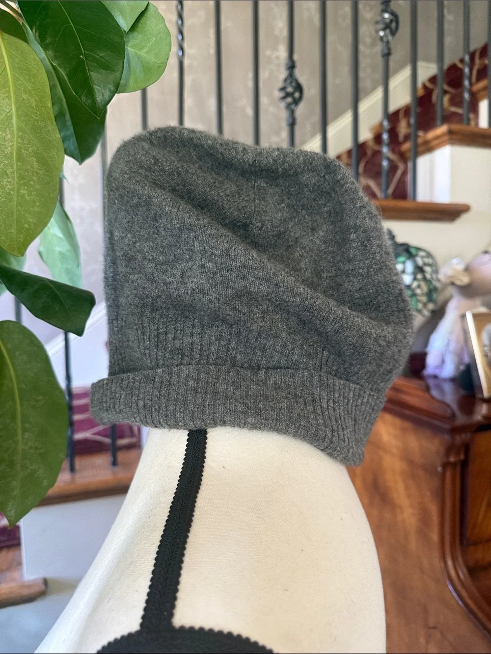 GARNET HILL 100% cashmere ribbed beanie good condition gray